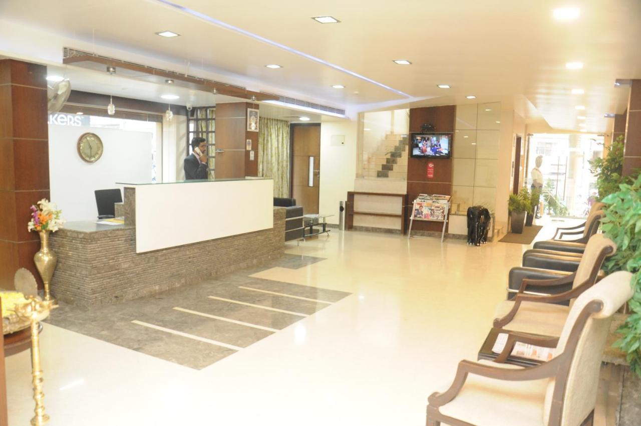 Suvarna Regency Hassan Exterior photo