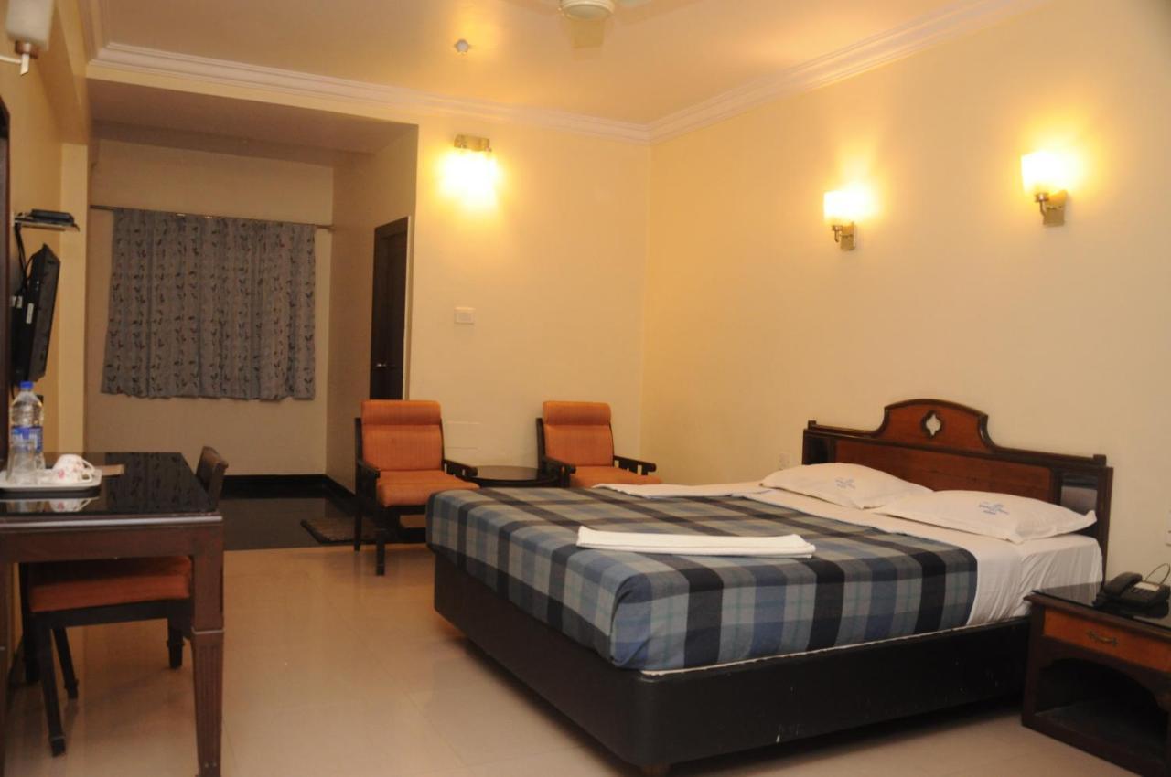 Suvarna Regency Hassan Exterior photo